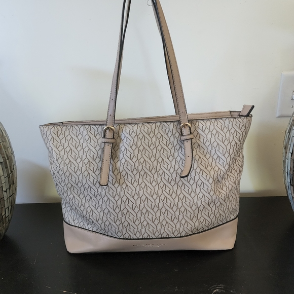 Marc New York Andrew Marc Tan and Beige Tote With Adjustable Straps - Picture 10 of 14